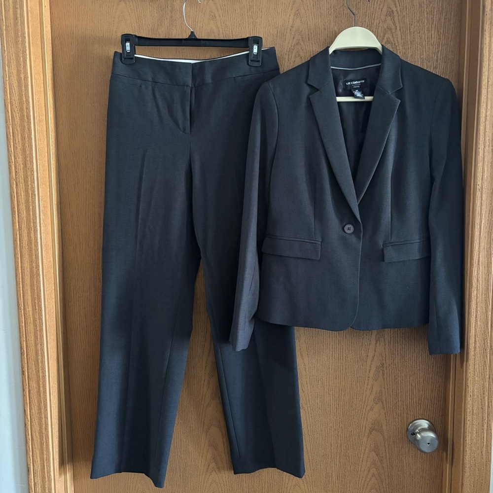 Liz Claiborne Women’s Suit -  Career Petite Audra Classic - Grey - Size 2P